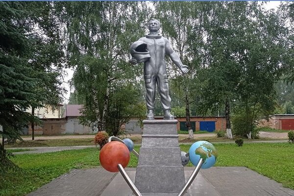 Установка скульптуры Ю.А. Гагарина
