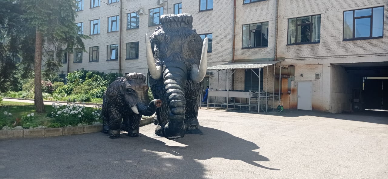 «Мамонт и Мамонтёнок»